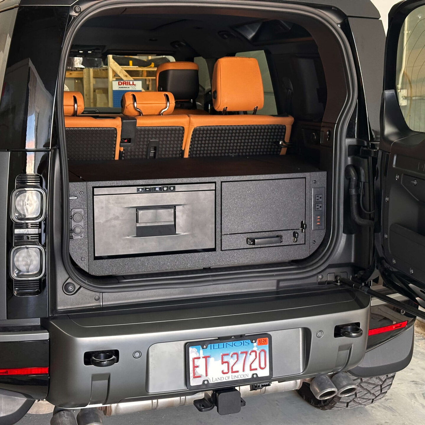 Land Rover Defender – Drawer System w Fridge Included