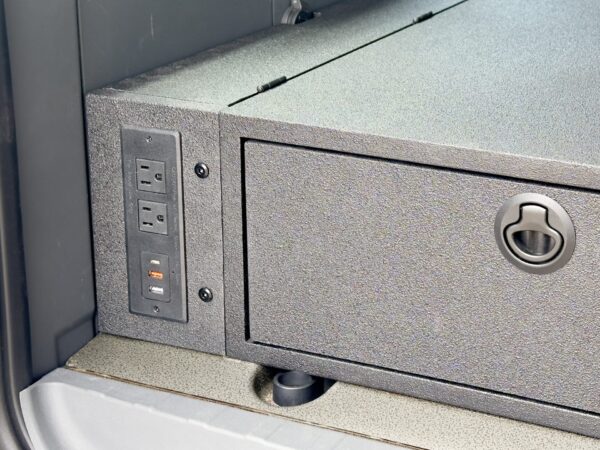 110v Outlet w USB